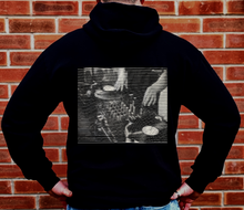 Load image into Gallery viewer, TURNTABLE DJ | optical striped silver image